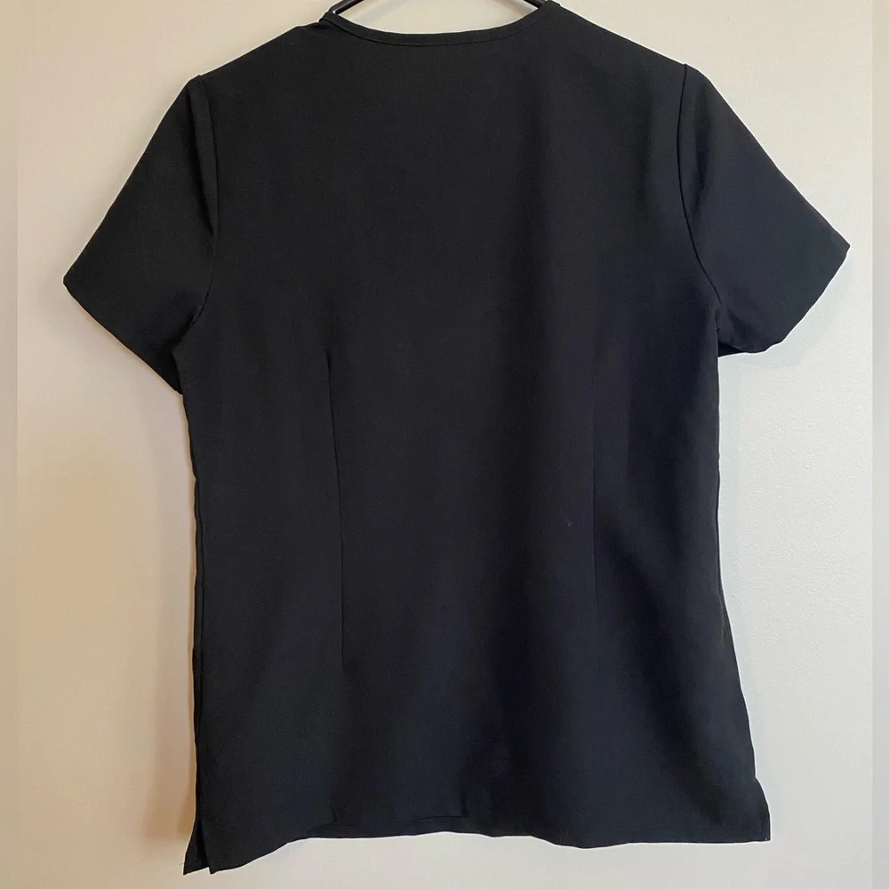 Figs Casma Scrub Top 3 Pocket Black V-neck Size Small - Picture 7 of 11